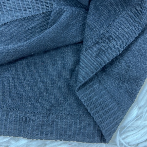 Lululemon Seek Simplicity Tank *2 Ways Black - Picture 3 of 5